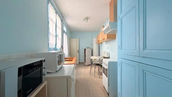 Vente                                                      Maison de village
                        
                     3 pièces                      89 m2                     à Aubigny-sur-Nère