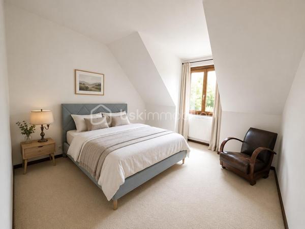 Demeure de charme de 12 pièces d’environ 344 m² habitables sur sous-sol total de 241 m²– Grand terrain boisé DE 7 300 m², calme absolu, sans vis-à-vis, 9 chambres, deux salles d'eau, une salle de bain, quatre WC séparés, avec près de 585 m² de potentiel global entre habitation et dépendances.

Au cœur d’un environnement rare, paisible et verdoyant, venez découvrir cette superbe propriété de charme, nichée dans un écrin de nature d’environ 7 300 m². Ici, tout invite à la sérénité : le calme, les arbres, l’espace, l’absence de vis-à-vis et cette impression immédiate d’être dans un lieu privilégié, à l’abri du bruit et du regard.

Dès l’arrivée, la maison séduit par son allure élégante, son architecture chaleureuse et ses très beaux volumes. Avec environ 344 m² habitables, elle offre un confort de vie remarquable, pensé pour une grande famille, pour recevoir, pour télétravailler, ou encore pour imaginer un projet de résidence secondaire, familiale ou de maison d’hôtes.

Le rez-de-chaussée développe à lui seul près de 200 m² et s’articule autour d’une pièce de vie spectaculaire d’environ 170 m². Ce vaste espace, à la fois lumineux, convivial et impressionnant par ses volumes, constitue le véritable cœur de la maison. Le hall et la pièce de réception créent immédiatement une atmosphère unique : on s’y projette naturellement pour partager de grands repas, recevoir des amis, profiter de moments en famille ou simplement savourer le calme de la propriété.

La maison dispose également d’une cuisine fonctionnelle, de plusieurs chambres au rez-de-chaussée, de salles d’eau, de rangements et d’espaces de dégagement généreux. Les ouvertures sur l’extérieur permettent de profiter pleinement du jardin, des terrasses et de la nature environnante.

À l’étage, l’espace continue de surprendre par ses volumes. Environ 145 m² habitables viennent compléter la maison, avec une grande pièce salon-bibliothèque d’environ 48 m², idéale pour créer un second salon, une salle de jeux, un espace lecture, un bureau de caractère ou un lieu de détente indépendant. Plusieurs chambres supplémentaires permettent d’accueillir famille, enfants, invités ou d’aménager des espaces selon les besoins de chacun.

Cette propriété offre une vraie liberté d’usage : chacun peut y trouver sa place, sans jamais se sentir à l’étroit. Les volumes sont rares, l’organisation est fluide, et la maison dégage une atmosphère à la fois familiale, élégante et chaleureuse.

Côté annexes, le bien dispose d’un sous-sol d’environ 187 m², offrant de nombreuses possibilités : garage, stockage, atelier, cave, espace technique ou rangement complémentaire. Un grand préau d’environ 54 m² permet également de stationner plusieurs véhicules à l’abri, avec une capacité confortable de deux à quatre voitures selon l’organisation souhaitée. Au total, les dépendances représentent environ 241 m², portant l’ensemble habitable et annexes à environ 585 m².

À l’extérieur, le terrain boisé d’environ 7 300 m² constitue l’un des grands atouts de cette propriété. Le cadre est superbe, verdoyant, intime, sans vis-à-vis, avec une vraie sensation d’espace et de tranquillité. C’est un lieu où l’on respire, où l’on entend la nature, où l’on peut imaginer des moments simples et précieux : petits-déjeuners en terrasse, soirées d’été, jeux d’enfants, promenades dans le jardin, ou simplement le plaisir de profiter d’un environnement exceptionnel au quotidien.

Cette demeure s’adresse à des acquéreurs en recherche d’un bien différent, avec une âme, de l’espace, du charme et un cadre de vie privilégié. Une maison qui ne se résume pas à des mètres carrés, mais à une véritable sensation de bien-être dès les premiers instants.

Un bien rare, généreux, lumineux, fonctionnel et plein de potentiel, à découvrir absolument pour en apprécier toute la force et l’atmosphère.

Pour tout renseignement complémentaire ou pour organiser une visite, je reste à votre disposition. Une visite permettra de ressentir pleinement le charme, le calme et le caractère exceptionnel de cette propriété