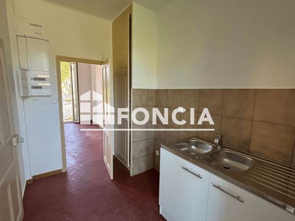 Location Studio 24.3 m² - 2 RUE SAINTE MARTHE Toulon 83000