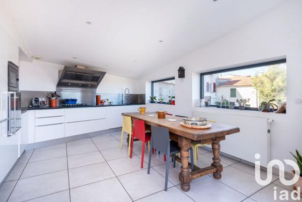 Maison à vendre 6 pièces 158 m² Mornant