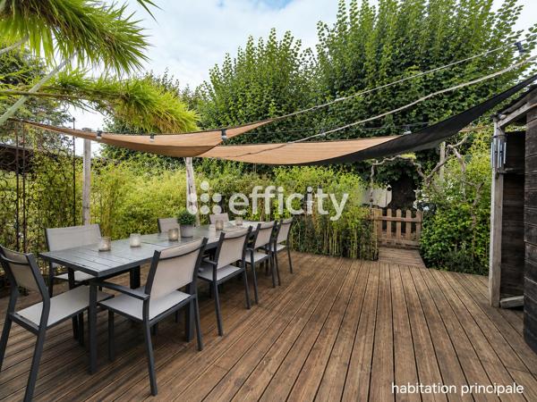 Maison
         14 pièces
        - 260 m² 530 000 € *