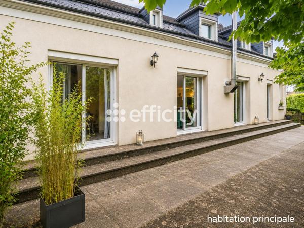 Maison
         14 pièces
        - 260 m² 530 000 € *