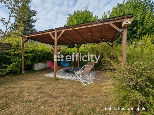 Maison
         14 pièces
        - 260 m² 530 000 € *