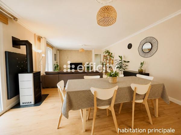 Maison
         14 pièces
        - 260 m² 530 000 € *