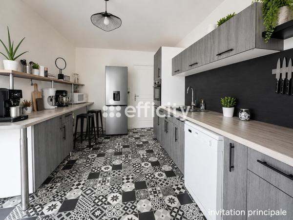 Maison
         14 pièces
        - 260 m² 530 000 € *