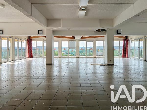 Immeuble à vendre 2 900 m² Bourg-et-Comin