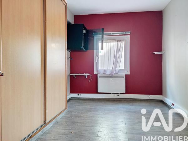 Immeuble à vendre 2 900 m² Bourg-et-Comin