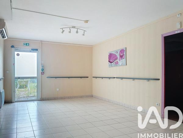 Immeuble à vendre 2 900 m² Bourg-et-Comin