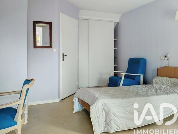 Immeuble à vendre 2 900 m² Bourg-et-Comin