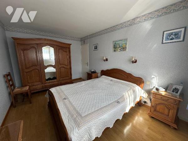 À vendre, maison mitoyenne située à Petite-Synthe, à proximité du Fort, dans un secteur pratiqu...