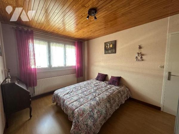 À vendre, maison mitoyenne située à Petite-Synthe, à proximité du Fort, dans un secteur pratiqu...