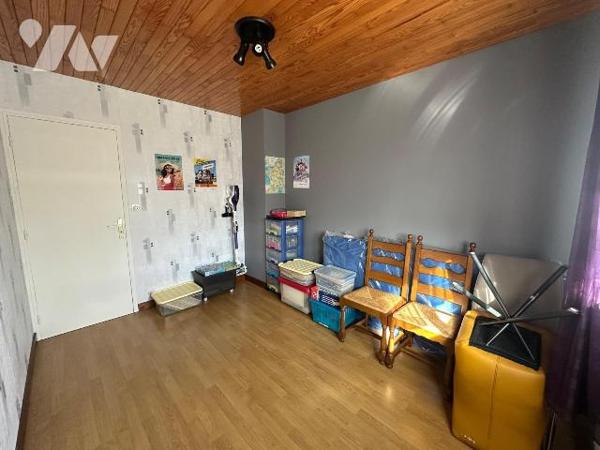 À vendre, maison mitoyenne située à Petite-Synthe, à proximité du Fort, dans un secteur pratiqu...