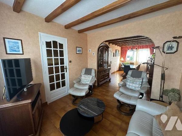 À vendre, maison mitoyenne située à Petite-Synthe, à proximité du Fort, dans un secteur pratiqu...
