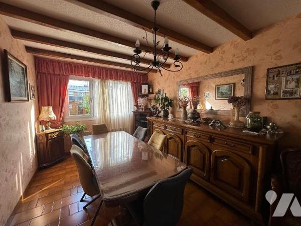 À vendre, maison mitoyenne située à Petite-Synthe, à proximité du Fort, dans un secteur pratiqu...