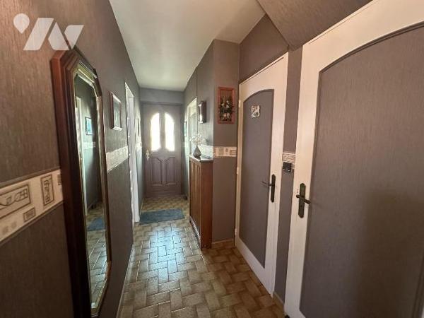 À vendre, maison mitoyenne située à Petite-Synthe, à proximité du Fort, dans un secteur pratiqu...