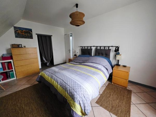 Maison individuelle de 7 pièces avec sous-sol et 860m² terrain