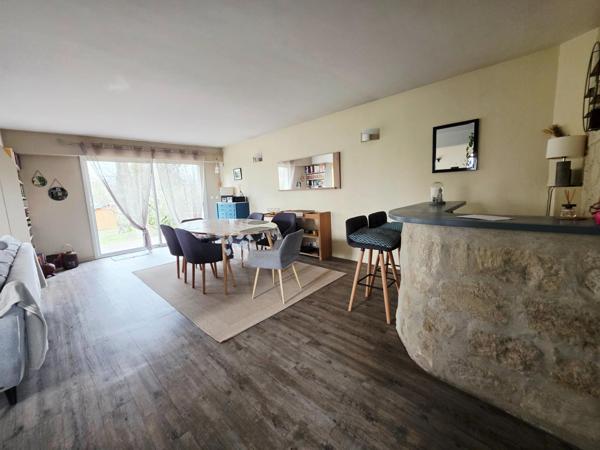 Maison individuelle de 7 pièces avec sous-sol et 860m² terrain