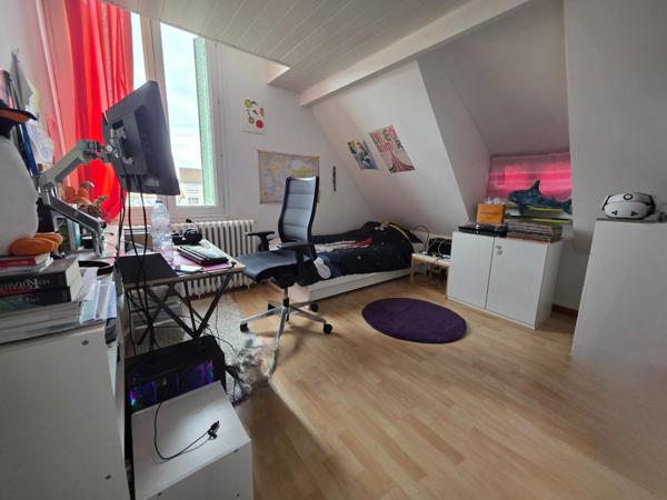 Maison individuelle de 7 pièces avec sous-sol et 860m² terrain