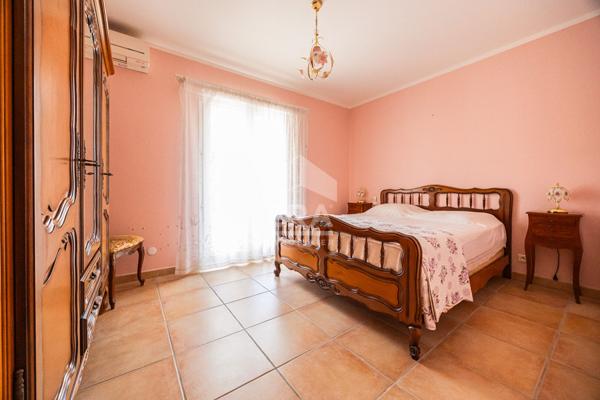 Perpignan "Massilia", opportunité rare à la vente : maison 4 faces, 4 chambres, garage et jardin