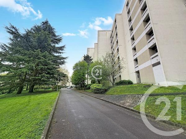 Appartement F3 à vendre  3 pièces - 77,40 m2 MONTREUIL - 93