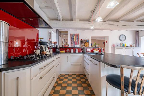 Quimiac : Maison en pierres 180m2 vue marais