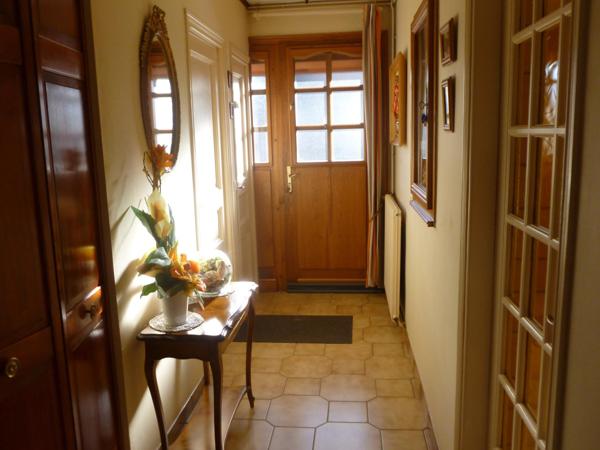 Maison de résidence, bâtie en 1975 sur une parcelle de 312m2