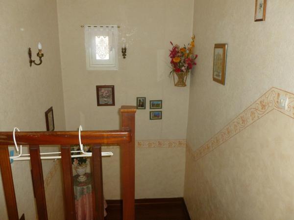 Maison de résidence, bâtie en 1975 sur une parcelle de 312m2