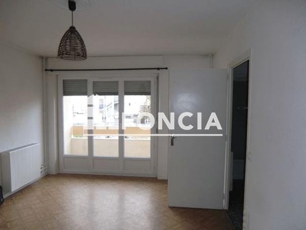 Location Appartement 3 pièces 60.5 m² - 90 AVENUE DU GRAND PORT Aix Les Bains 73100