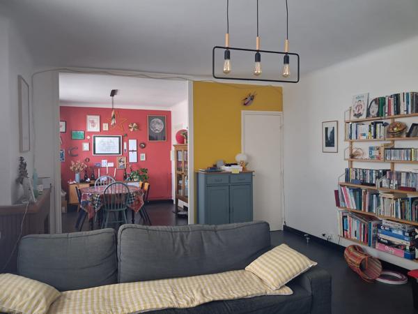 Appartement
                                                                                                                                                                                                                                                                                                                        4 pièce(s)                                                                                                                                                                                                          3 chambre(s)                                                                                                                                                                                                          106  m²