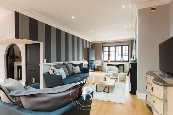Perpignan, Maison 6 Chambres -  261 m² à vendre