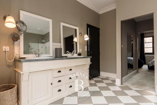 Perpignan, Maison 6 Chambres -  261 m² à vendre