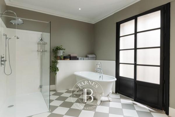 Perpignan, Maison 6 Chambres -  261 m² à vendre