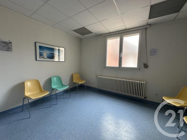 à vendre  215 m2 ST QUENTIN - 02