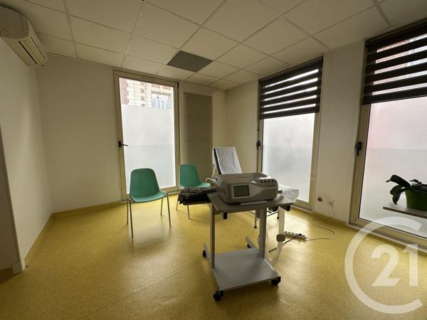 à vendre  215 m2 ST QUENTIN - 02