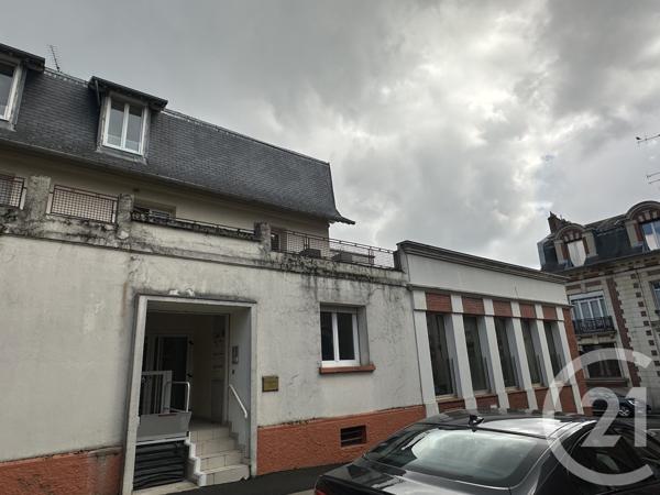 à vendre  215 m2 ST QUENTIN - 02