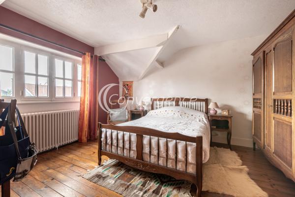 Maison
                                                                                                                                                                                                                                                                                                                        4 pièce(s)                                                                                                                                                                                                          3 chambre(s)                                                                                                                                                                                                          115  m²