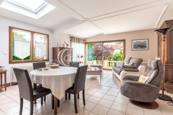 Maison
                                                                                                                                                                                                                                                                                                                        4 pièce(s)                                                                                                                                                                                                          3 chambre(s)                                                                                                                                                                                                          115  m²