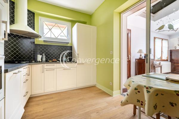 Maison
                                                                                                                                                                                                                                                                                                                        4 pièce(s)                                                                                                                                                                                                          3 chambre(s)                                                                                                                                                                                                          115  m²
