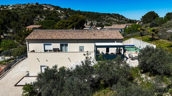 Caumont-sur-Durance (84510) VILLA CONTEMPORAIRE - VUE ALPILLES - PISCINE - QUARTIER RESIDENTIEL
