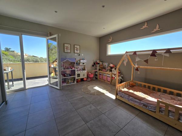 Caumont-sur-Durance (84510) VILLA CONTEMPORAIRE - VUE ALPILLES - PISCINE - QUARTIER RESIDENTIEL