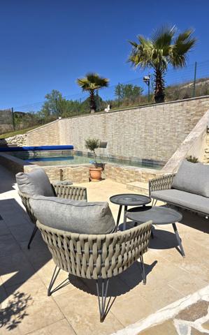 Caumont-sur-Durance (84510) VILLA CONTEMPORAIRE - VUE ALPILLES - PISCINE - QUARTIER RESIDENTIEL