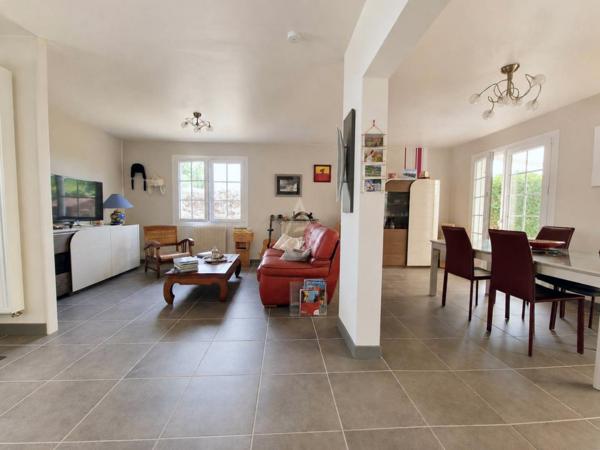Maison T4 de plain-pied avec jardin, garage et stationnements à Pau