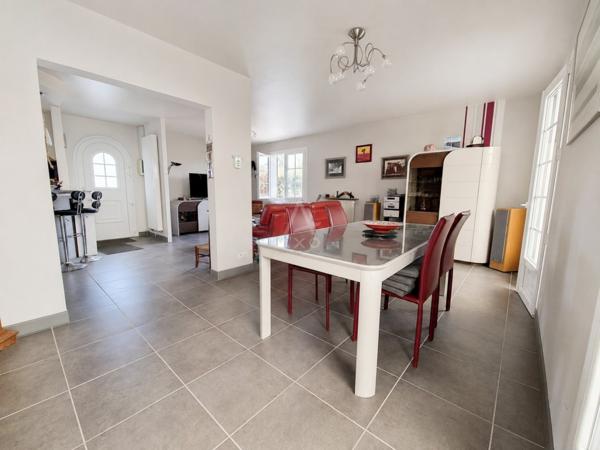 Maison T4 de plain-pied avec jardin, garage et stationnements à Pau
