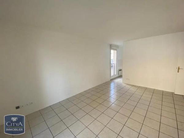 Appartement à louer 2 pièces 48.89m² Valenciennes (59300)