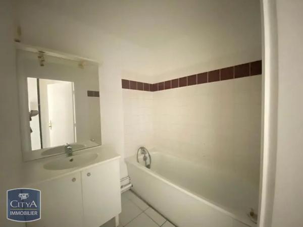 Appartement à louer 2 pièces 48.89m² Valenciennes (59300)
