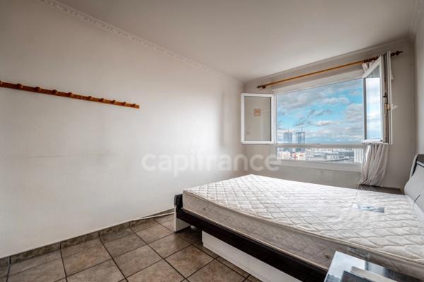 Appartement à vendre T4/T5 pièces PARIS 20EME ARRONDISSEMENT (75) en étage élevé avec vue panoramique