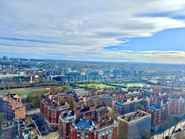 Appartement à vendre T4/T5 pièces PARIS 20EME ARRONDISSEMENT (75) en étage élevé avec vue panoramique