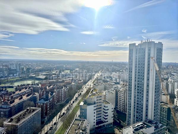 Appartement à vendre T4/T5 pièces PARIS 20EME ARRONDISSEMENT (75) en étage élevé avec vue panoramique
