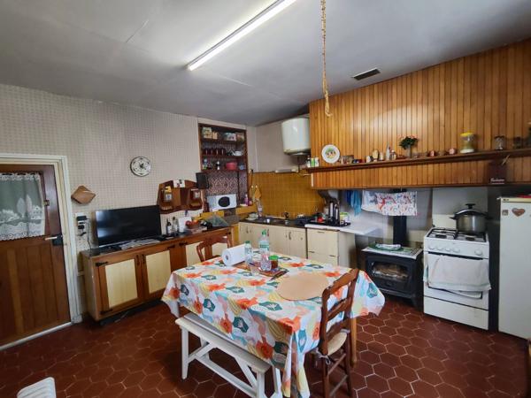 Deux propriétés : une charmante maison de campagne avec sa grange déjà aménagée