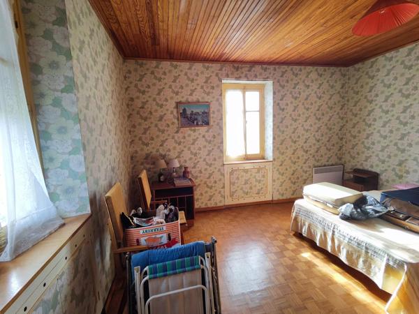 Deux propriétés : une charmante maison de campagne avec sa grange déjà aménagée